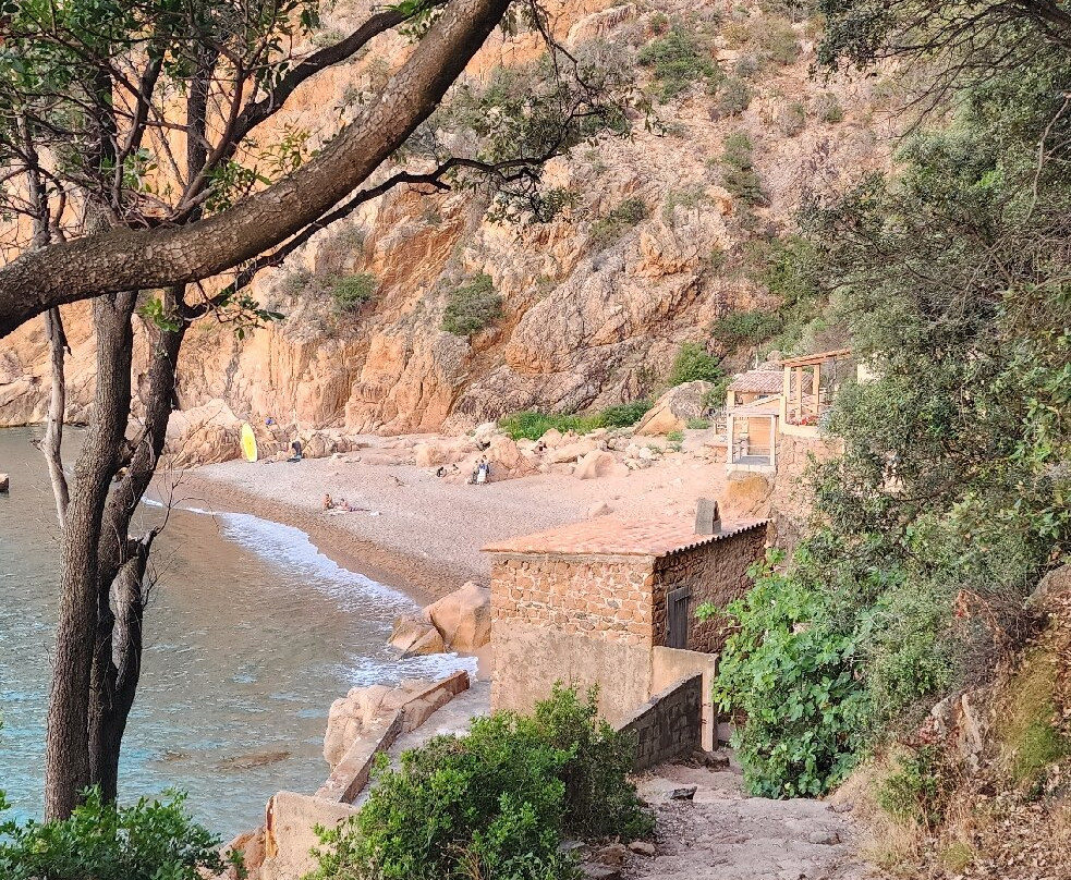 Plage de Ficajola-Piana必去景点