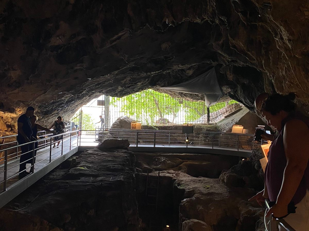Theopetra Prehistoric Cave-卡兰巴卡必去景点
