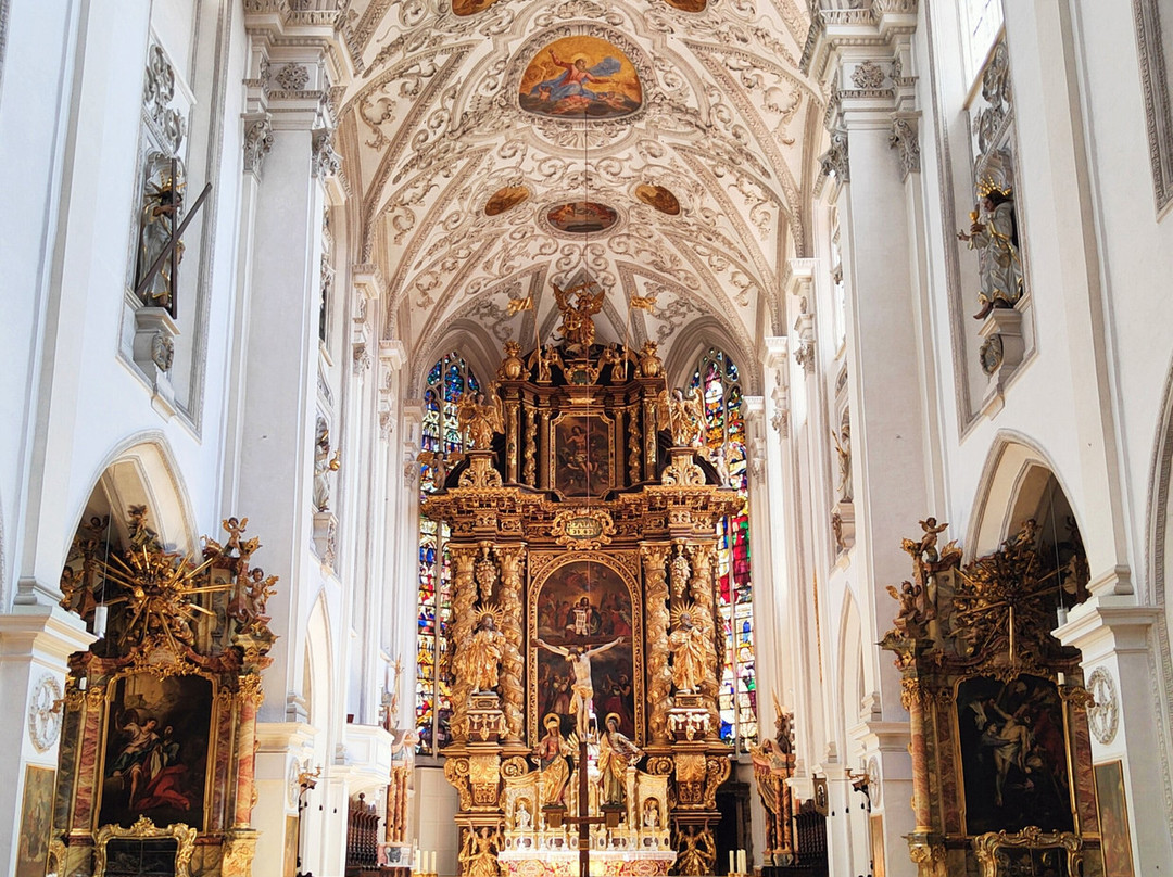 Stadtpfarrkirche Mariä Himmelfahrt-莱希河畔兰茨贝格必去景点
