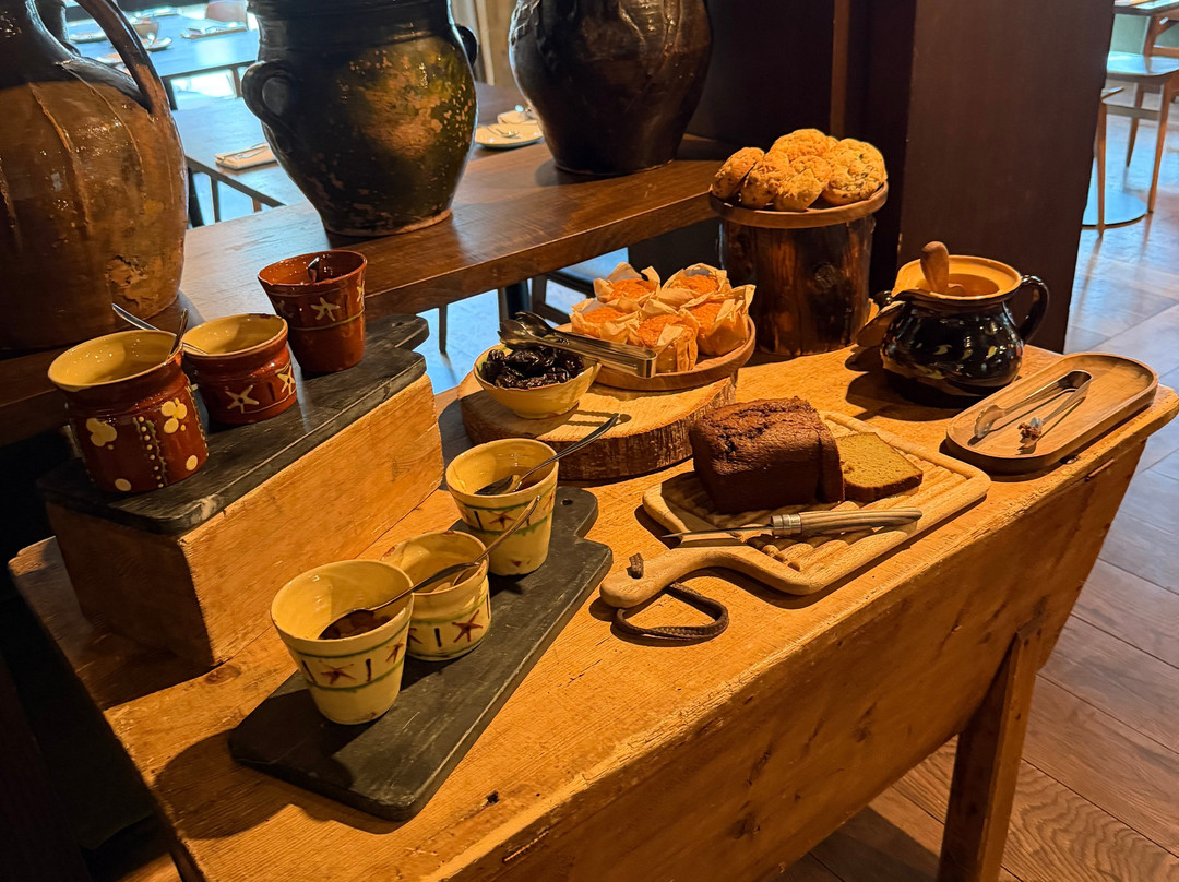阿尔巴加 - 博米耶酒店主图