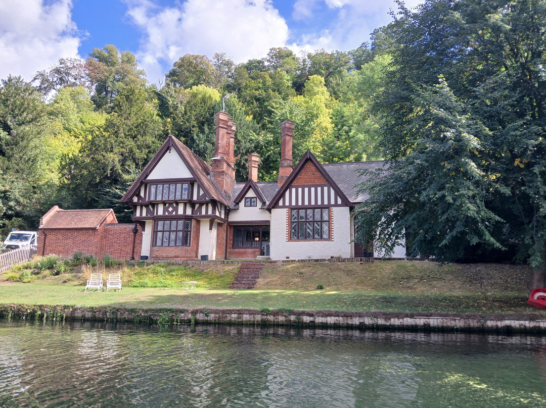 Boating at Cliveden-塔普洛必去景点