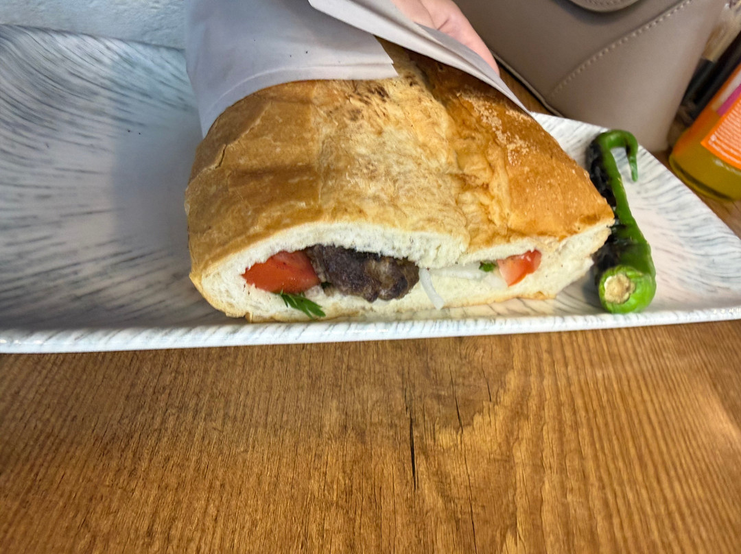Pekgüzel Pide