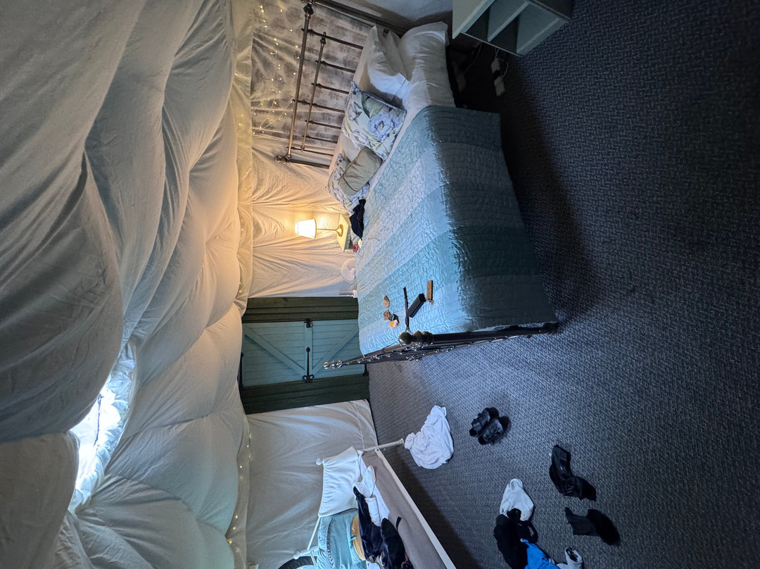 红泵旅馆主图