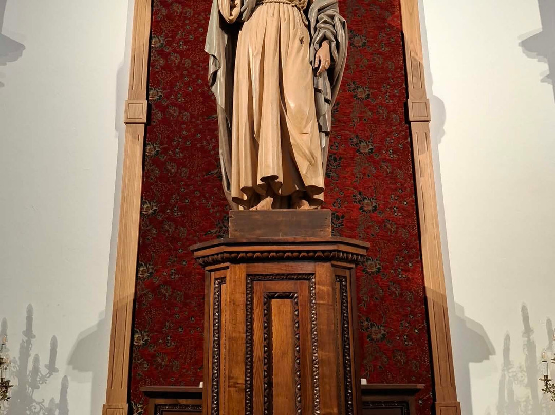 Iglesia de Santa Eufemia-奥伦塞省必去景点