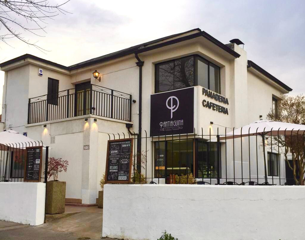 Pantiaguina Panadería Artesanal & Cafetería