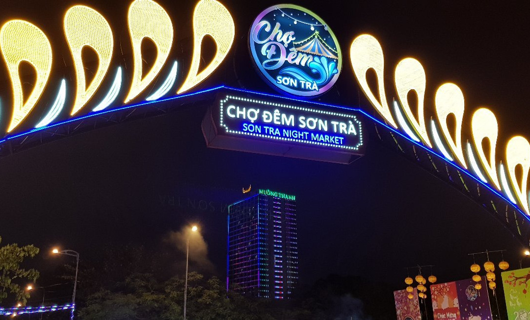 Son Tra Night Market