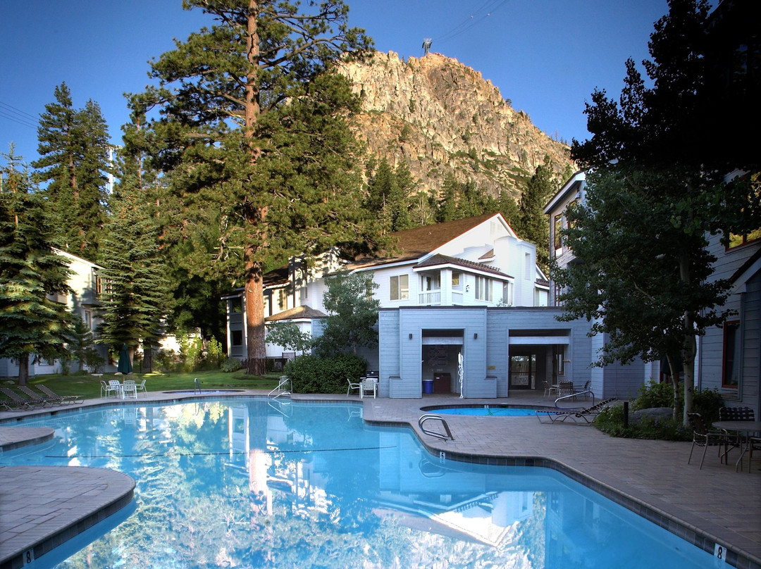 Palisades Tahoe Lodge主图