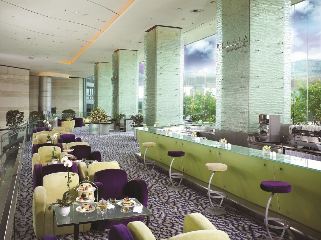 Regal Airport Hotel Regala Cafe Dessert Bar