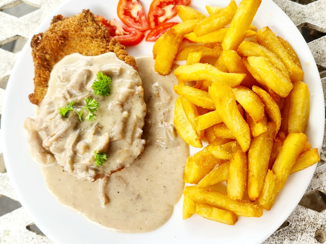 Captain Gunni's Bistro & Restaurant