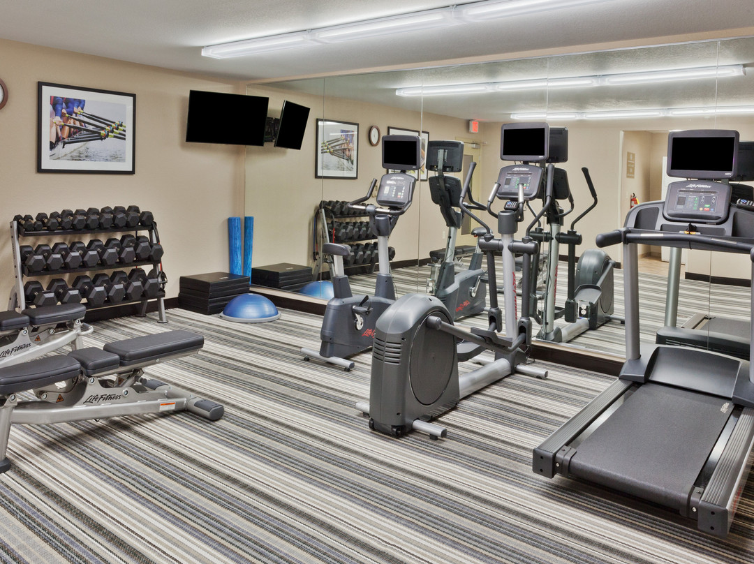 Candlewood Suites Eastchase Park By IHG主图