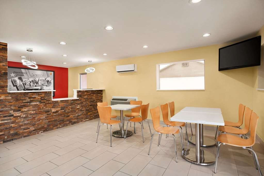 Super 8 by Wyndham Corsicana主图