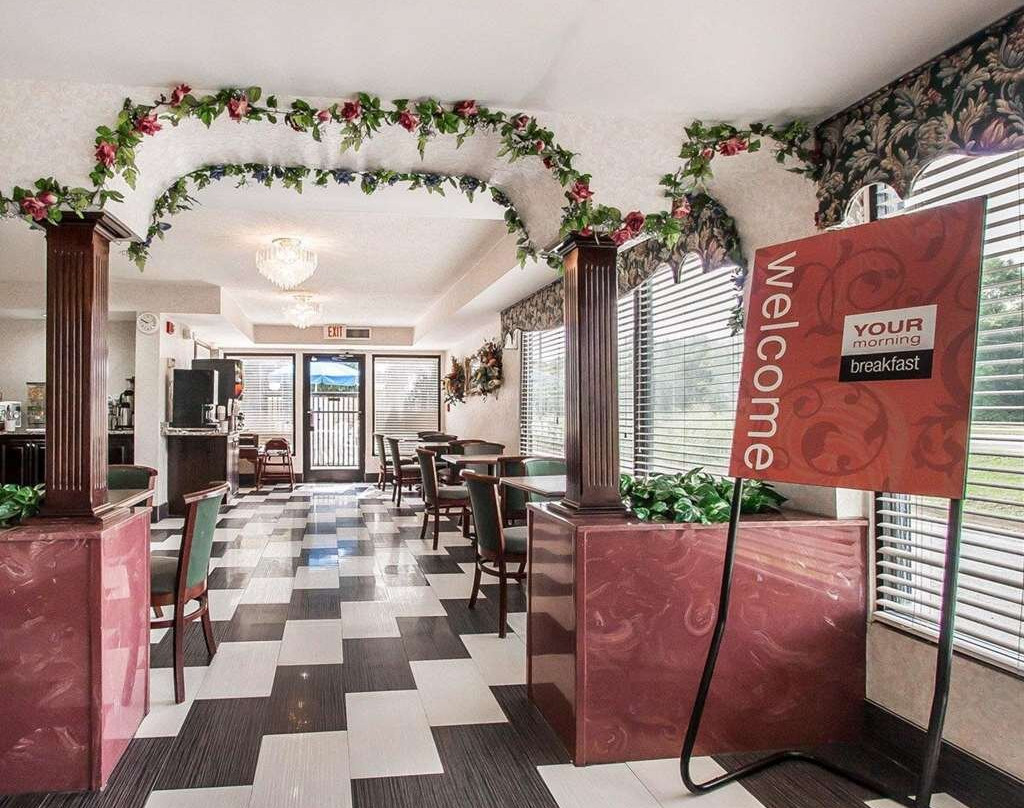 塞尔马凯富酒店主图