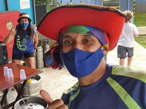 乡村客栈酒店主图