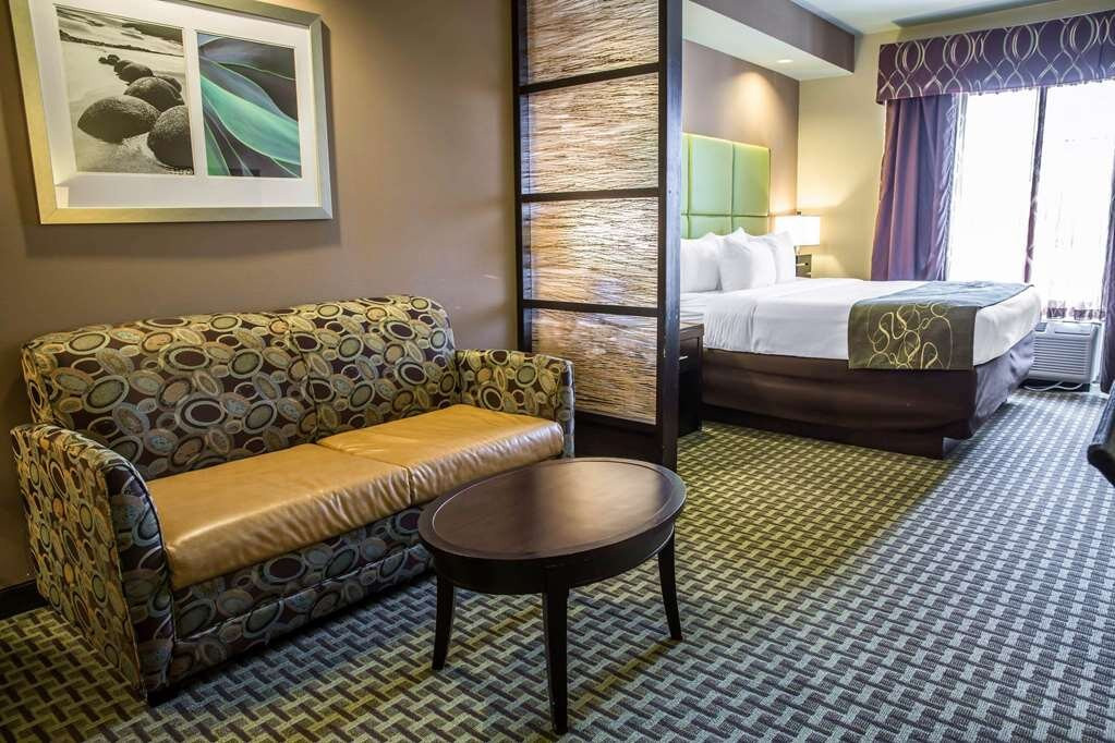 贝斯特韦斯特普勒斯河滨旅馆及套房酒店主图