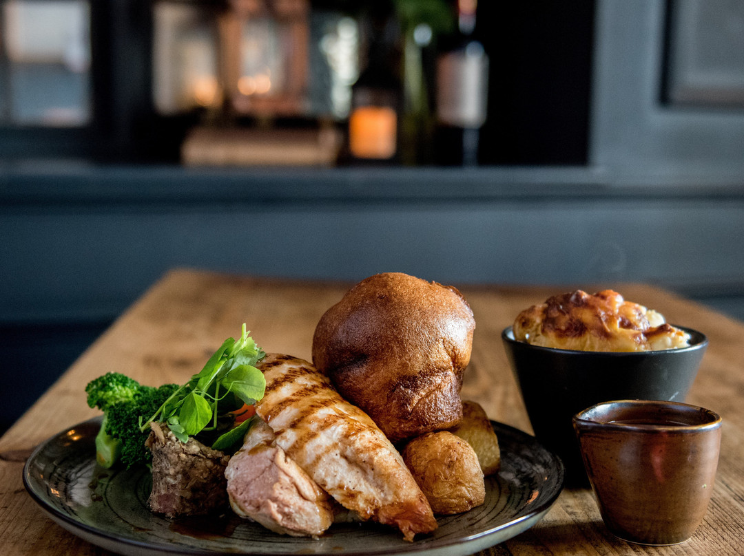 The George Hotel主图