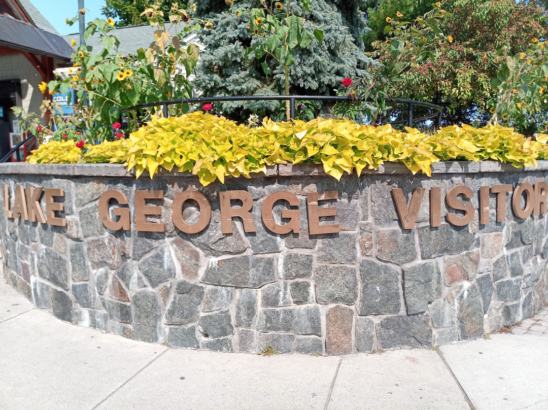 Lake George Visitor's Center景点图片