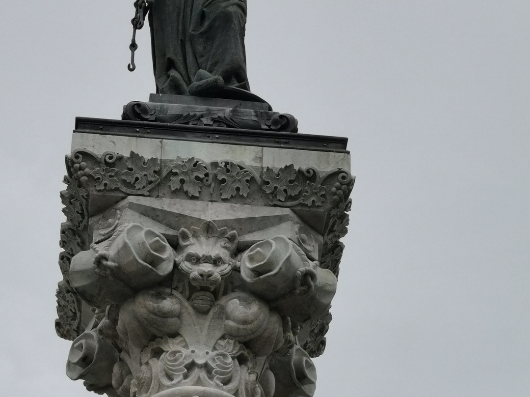 Monumento a los Fueros-Salinas de Pamplona必去景点