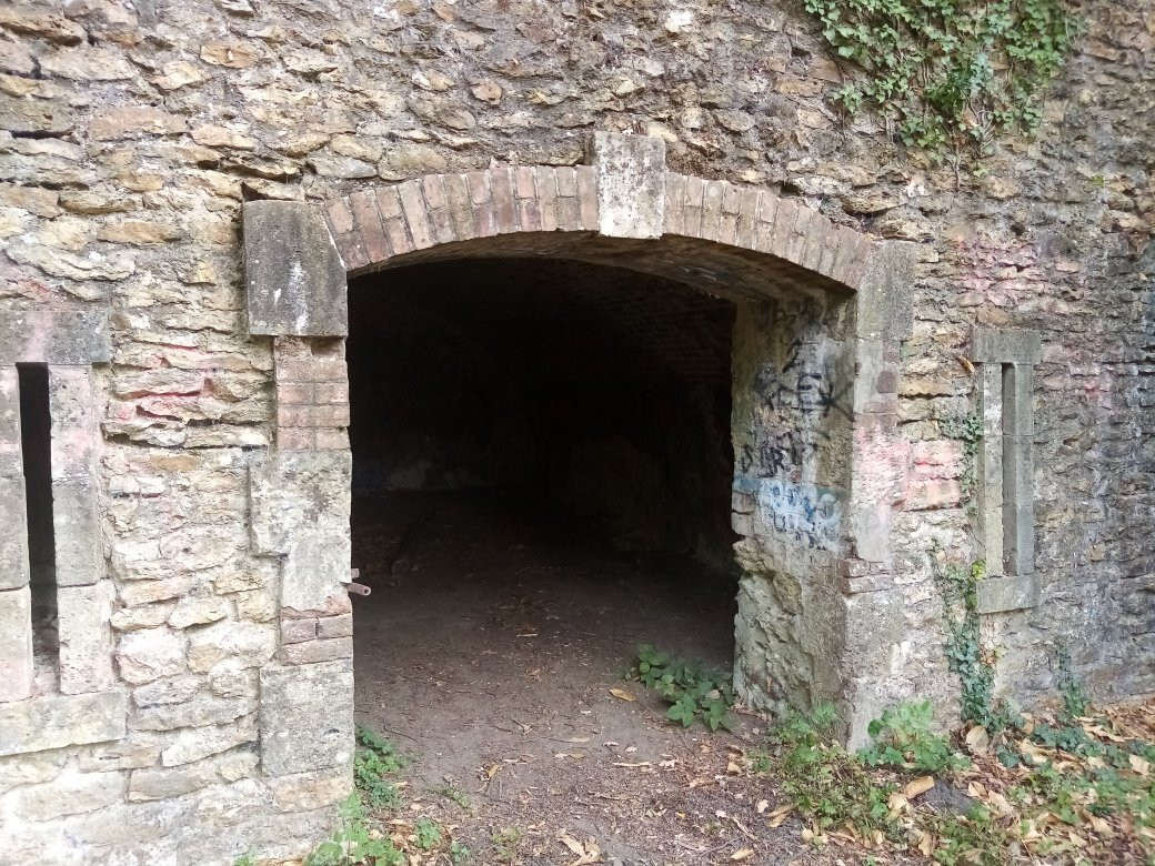 La Batterie Militaire De Blémur-Piscop必去景点