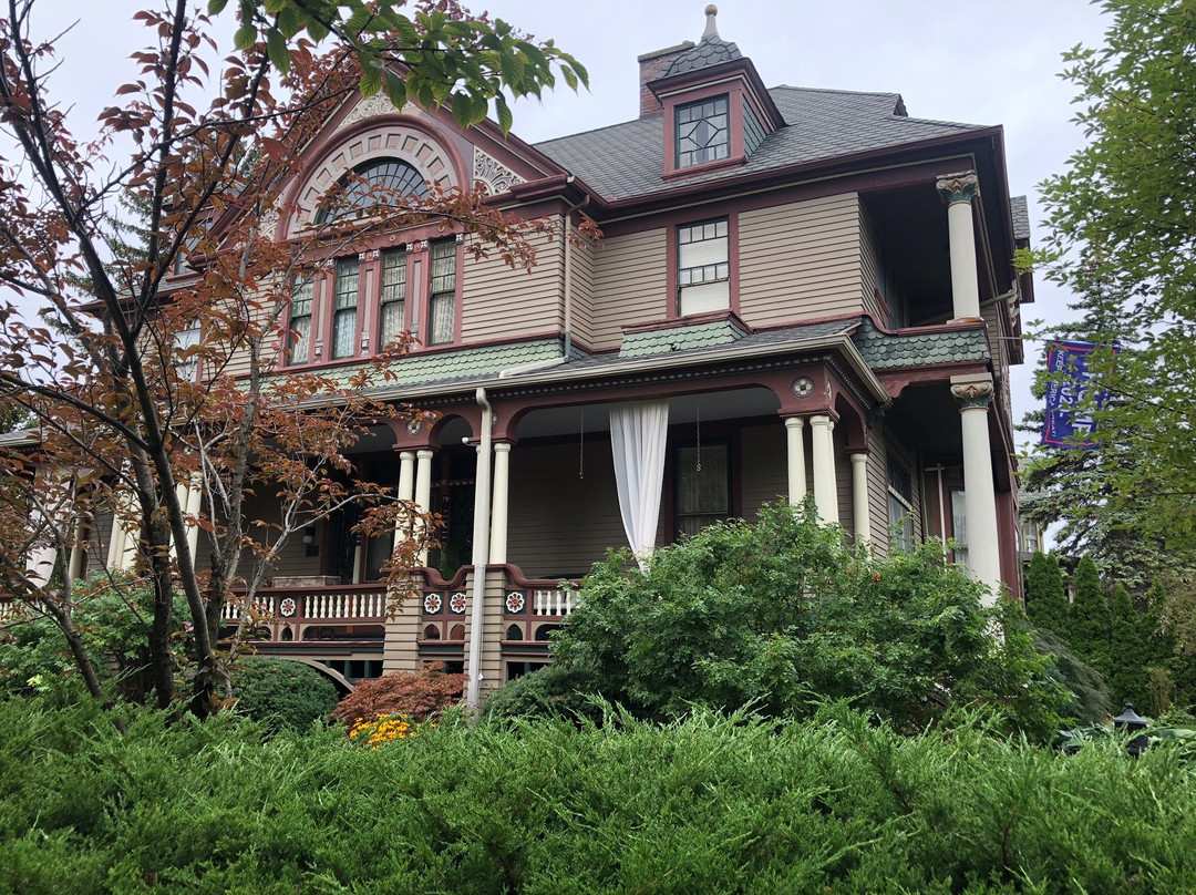 Center Avenue Historic District景点图片