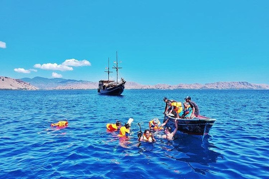 Akhiera Tours-科莫多必去景点