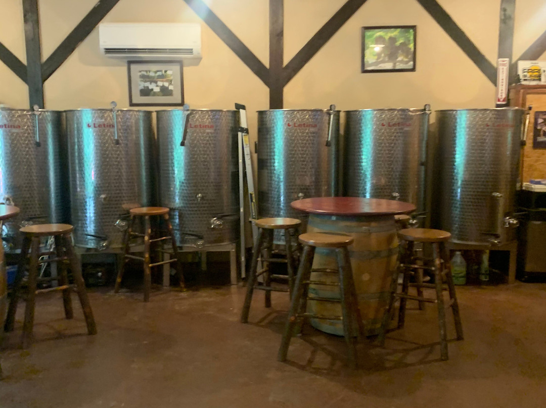 Ledge Rock Hill Winery景点图片