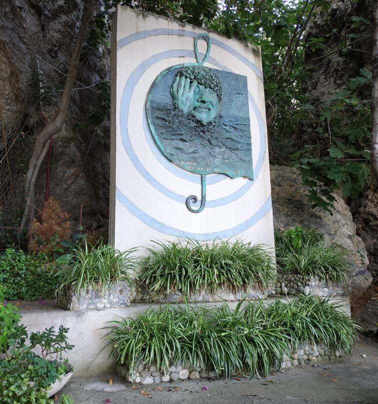 Monumento a Mia Martini-Bagnara Calabra必去景点