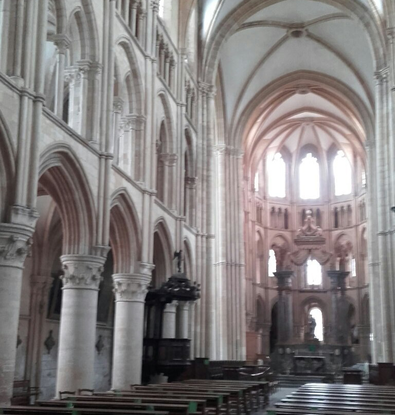 Abbatiale Notre Dame de Mouzon景点图片