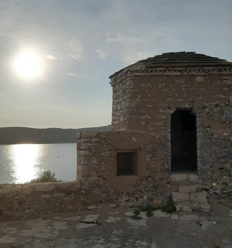Penisola Di Porto Palermo e Castello-Himare必去景点