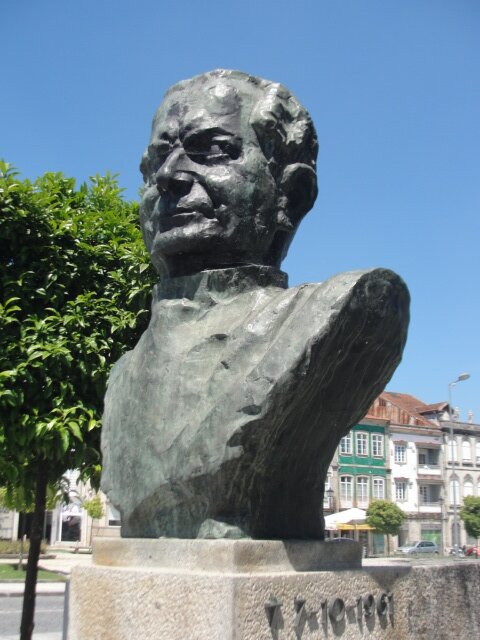 Monumento a Alberto Cruz景点图片