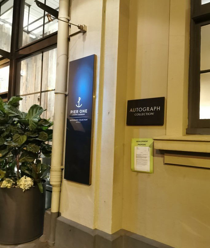 塞贝尔一号码头酒店主图