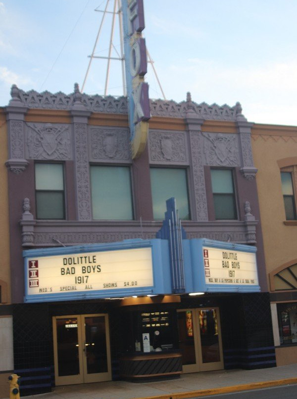 Fox Cineplex Theater-班宁必去景点