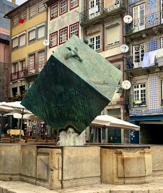 Fonte do Cubo-波尔图必去景点