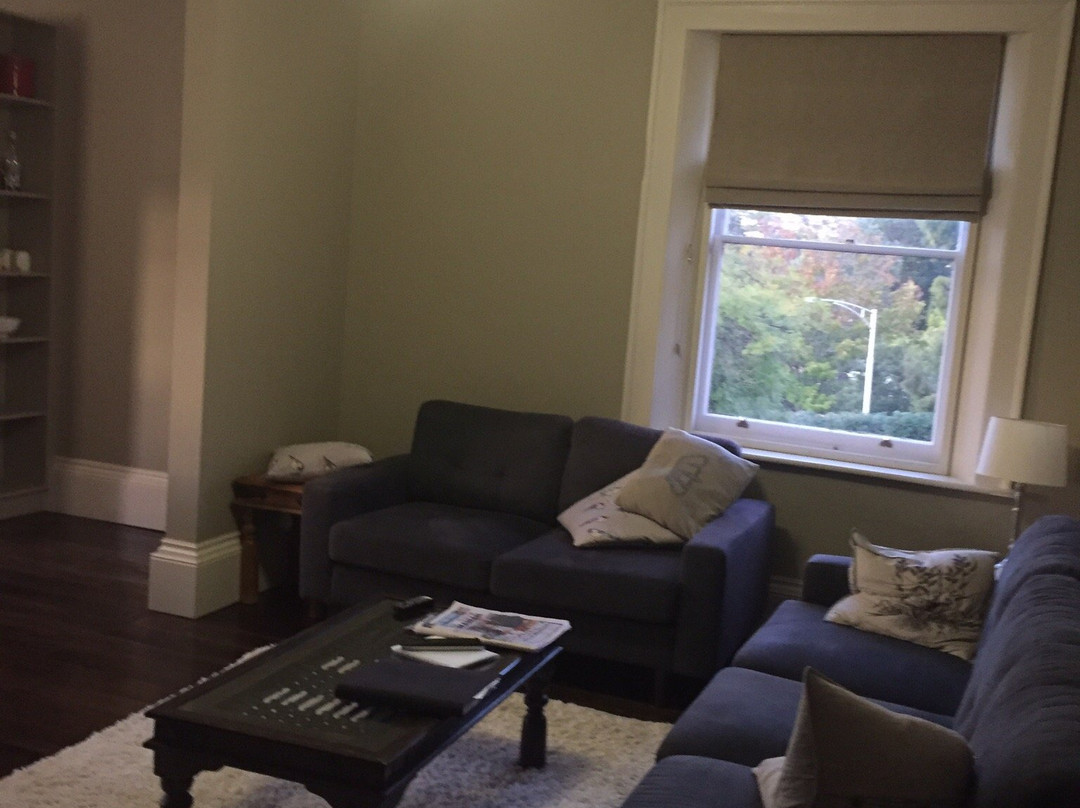 Old Bishop's Quarters主图