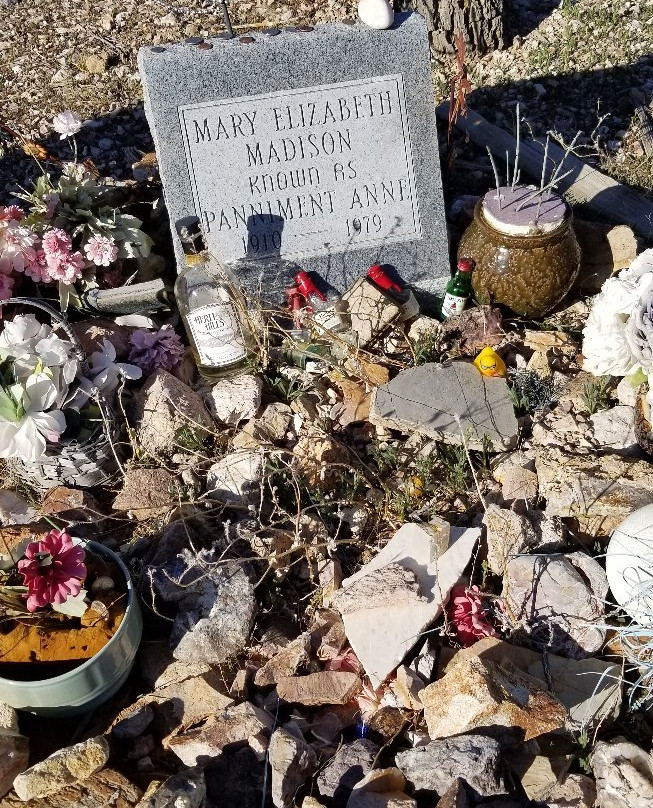 Bullfrog-Rhyolite Cemetery-比蒂必去景点