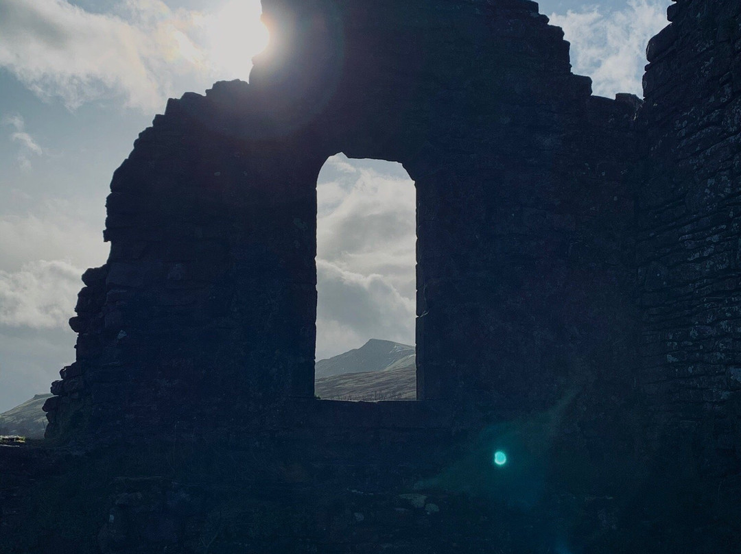 Pendragon Castle景点图片