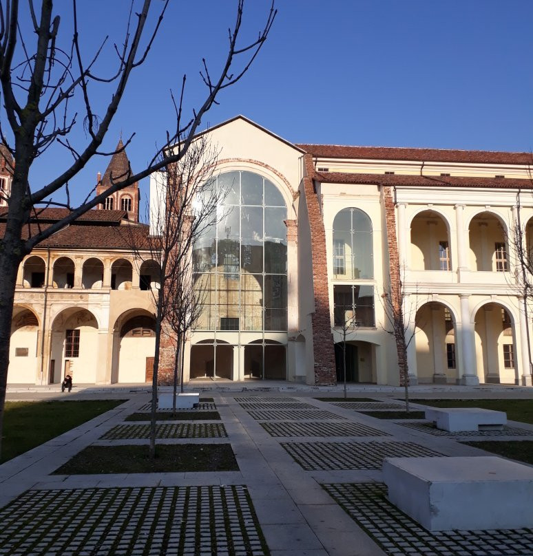 Ex Chiesa di Santa Croce-韦尔切利必去景点