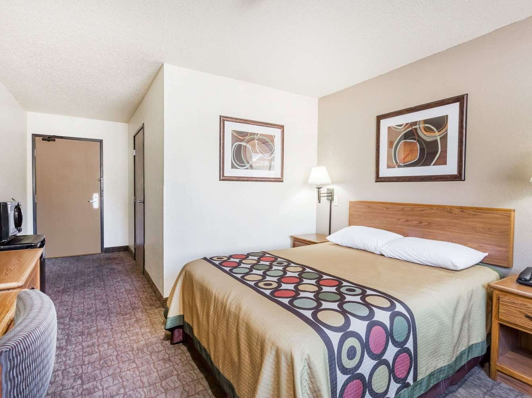 Super 8 by Wyndham Lewisburg主图