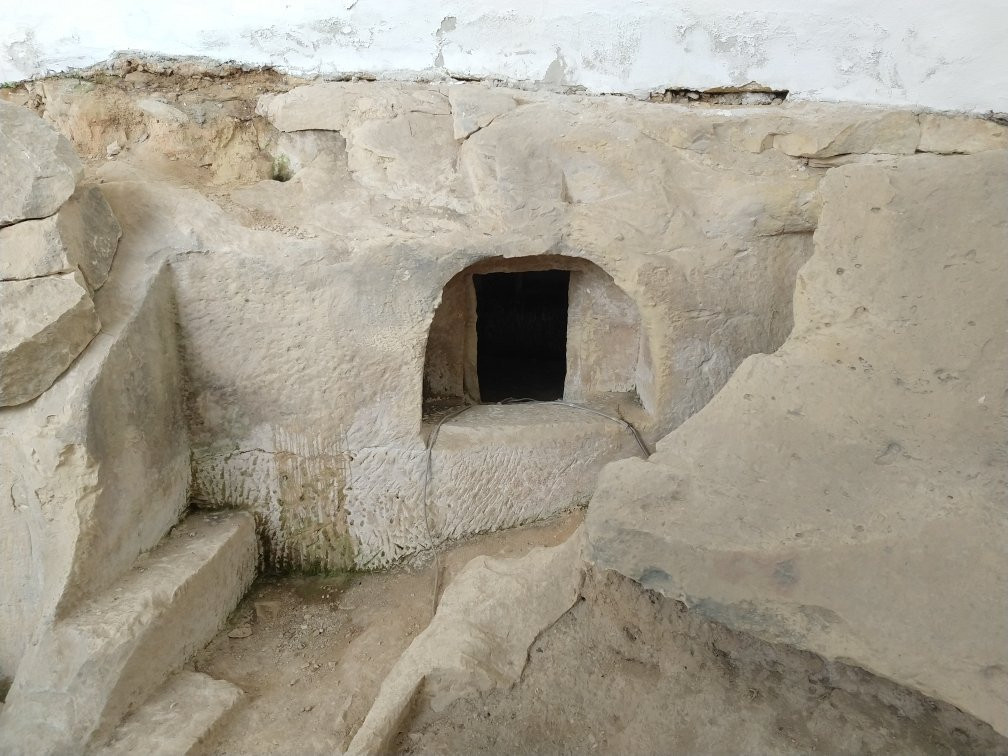 Ta’ Bistra Catacombs-Mosta必去景点