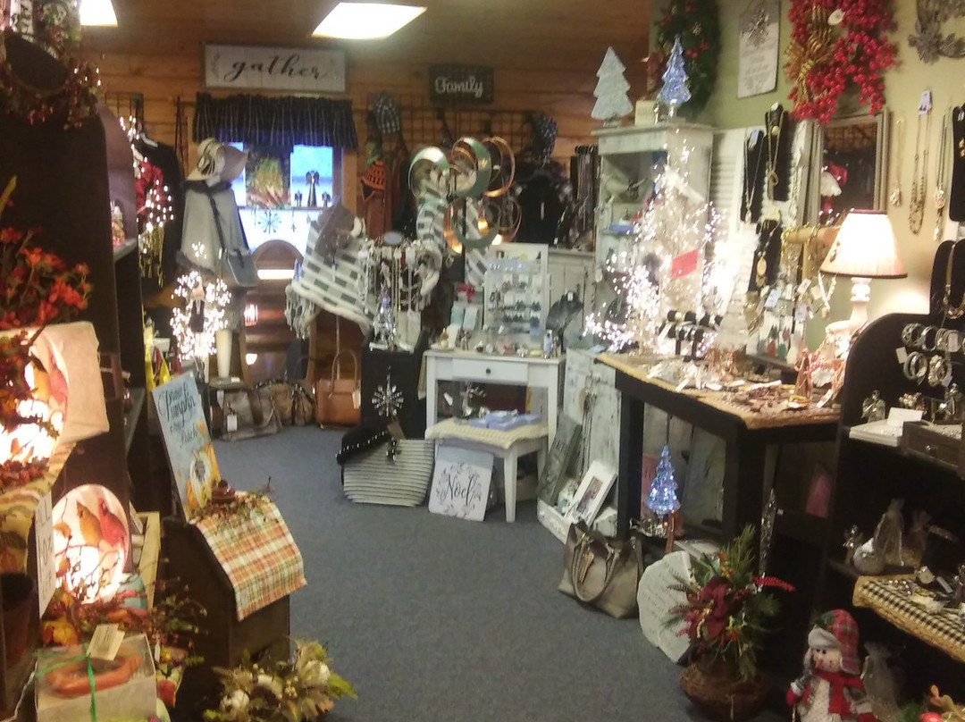 The Pine Cone Gift Shop景点图片