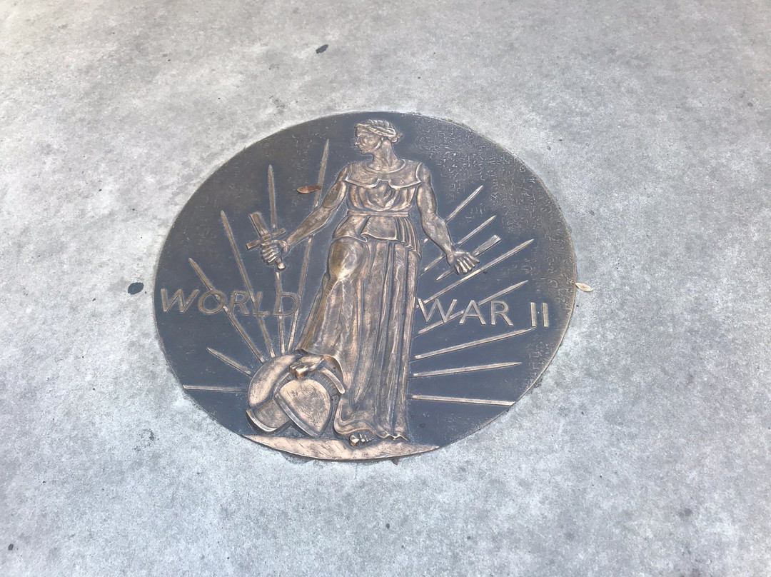 Cracked Earth Monument - A World Apart-萨凡纳必去景点