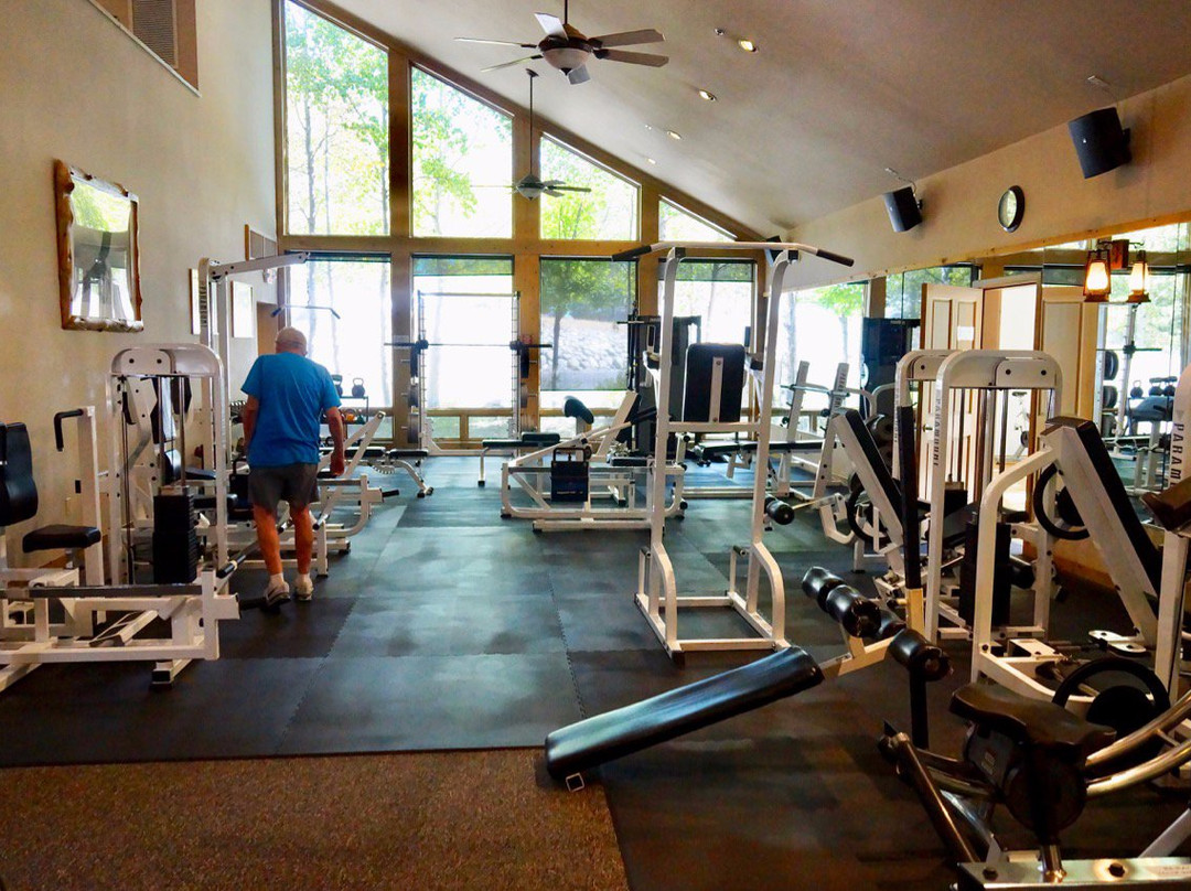 双头鹰水疗度假酒店主图