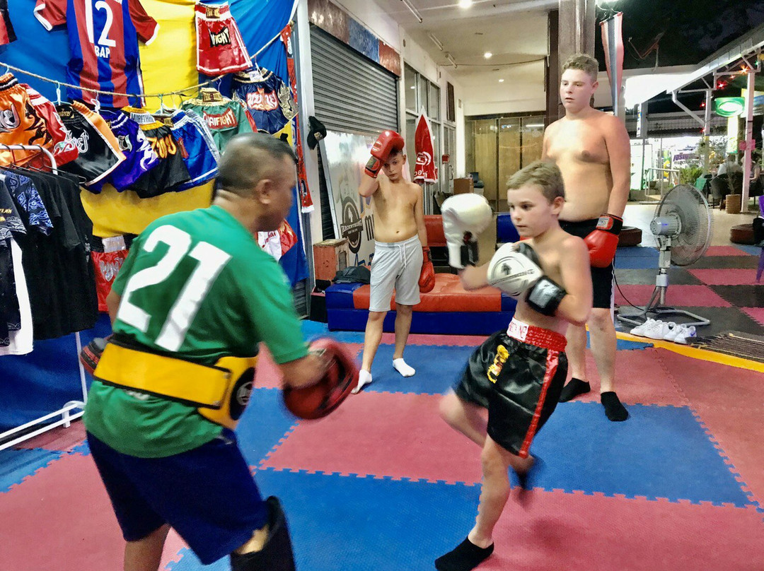 Khaolak Jaroenthong mauy Thai Gym-拉克山必去景点