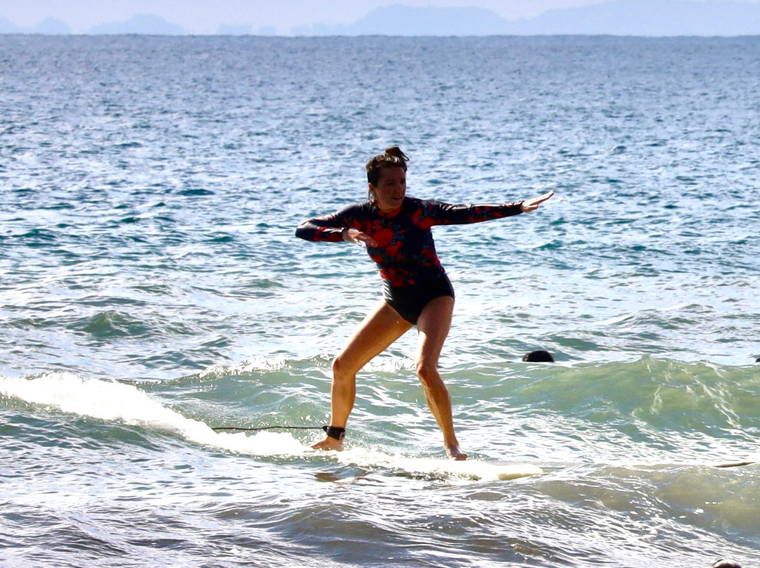 Hermosa Riders Surf School景点图片