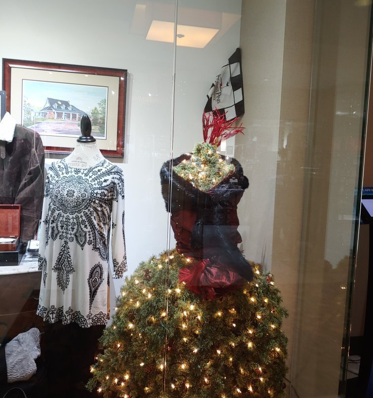 Seven Clans Hotel主图