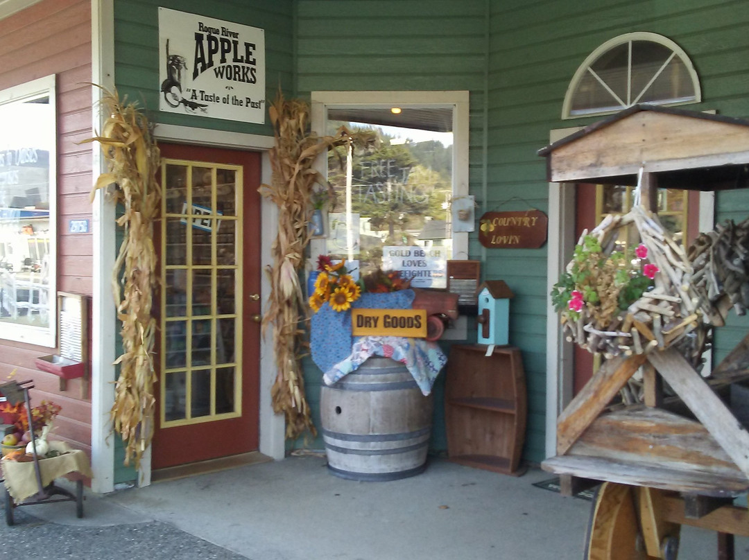 Rogue River Apple Works-戈尔德比奇必去景点