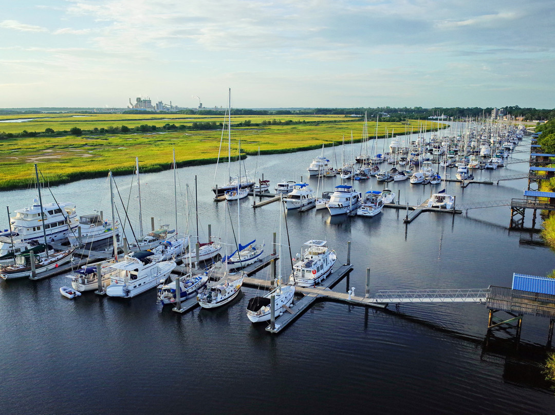 不伦瑞克旅游景点-Brunswick Landing Marina