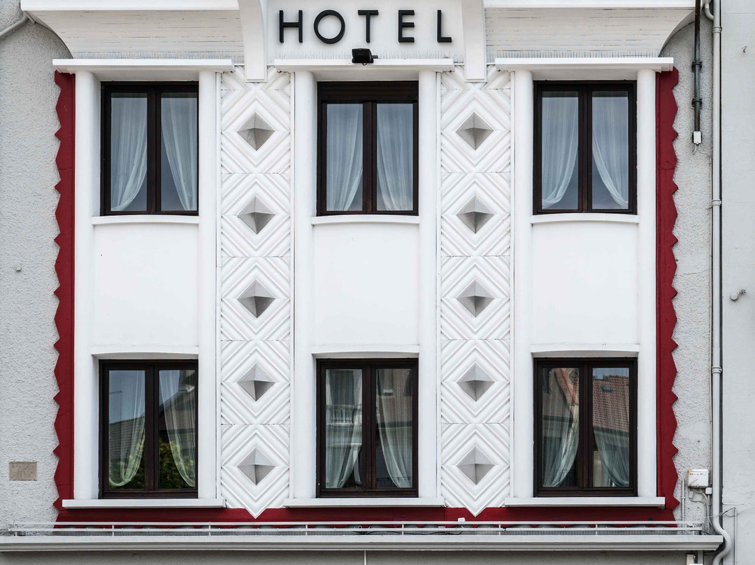 红色伯爵酒店主图