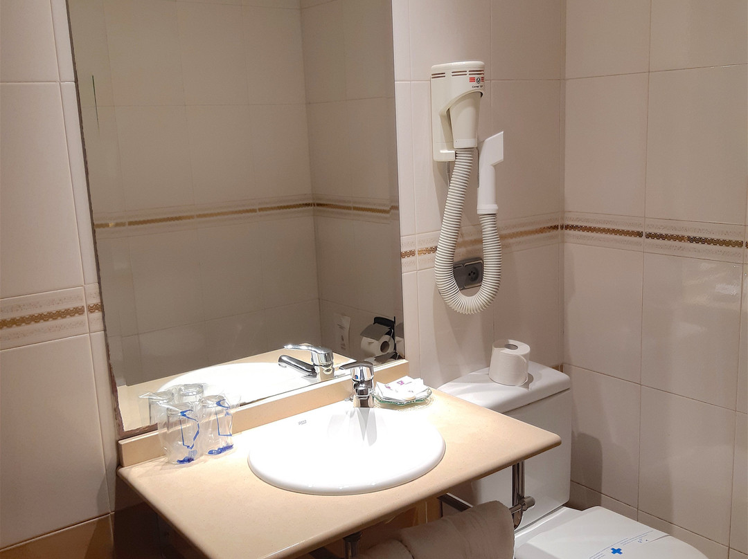 雷耶斯卡托里克斯酒店主图