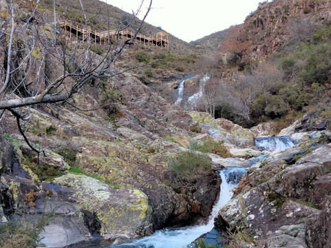 Passadiço da Ribeira das Quelhas