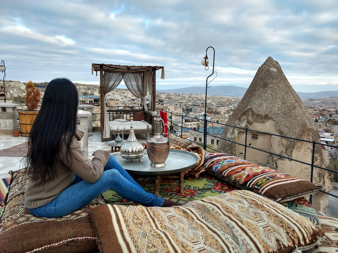 迪万岩洞酒店主图